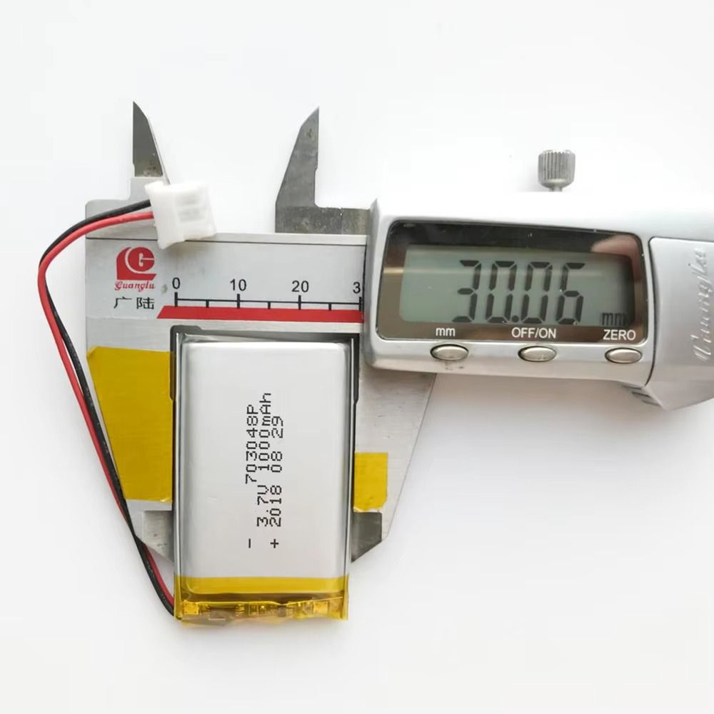 Wholesale 703048 Rechargeable 3.7v 1000mah 1100mah Lithium Polymer Battery Pouch Li-Polymer Battery"