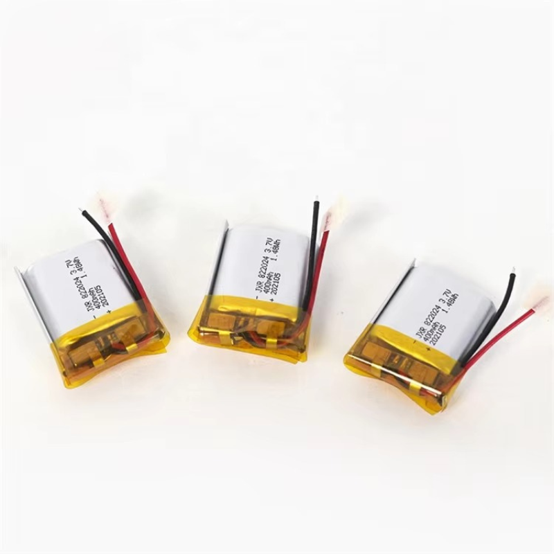 Hot Selling Tracking Wristband Use 3.7v 400mah 822024 Lithium Polymer Battery Cells